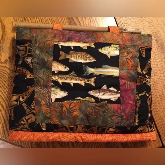 Teapot Cozy - NEW never used with bamboo handle. Beautifully quilted - Picture 2 of 3